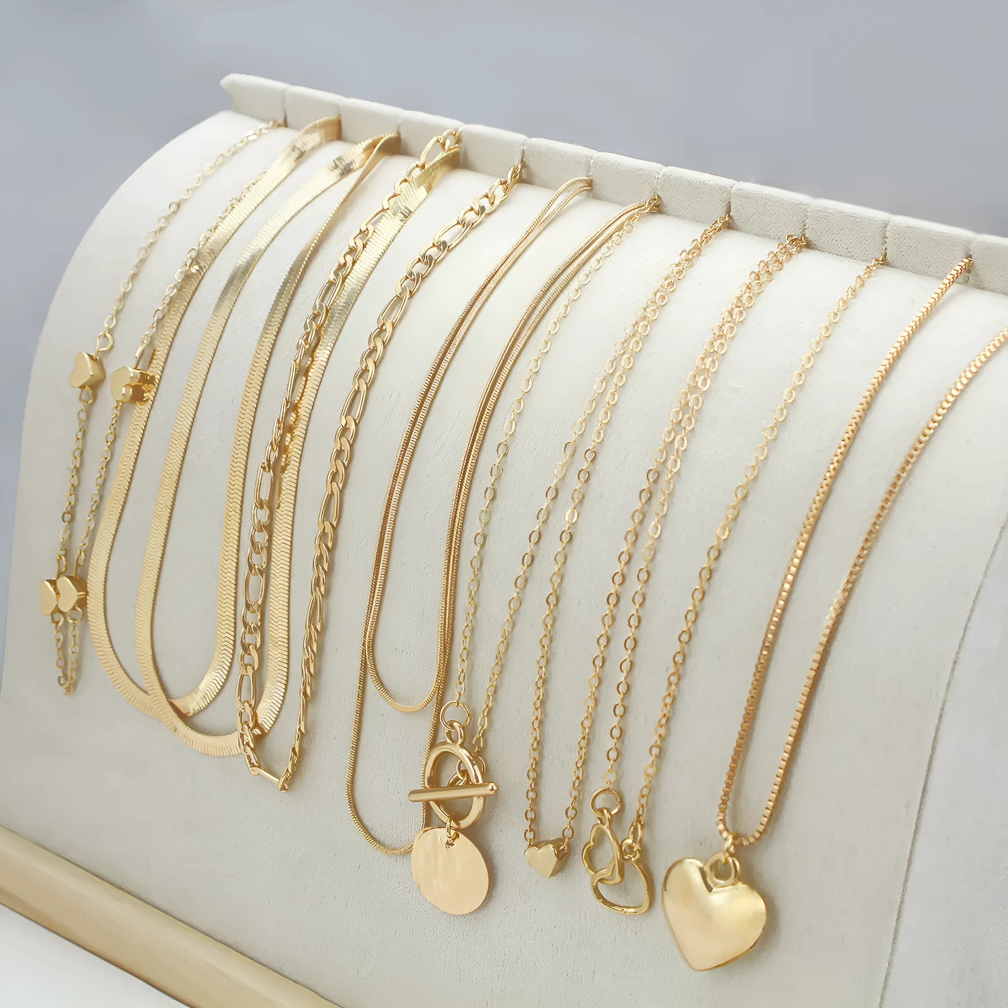 Gold electroplated women's necklace set with 10 pieces and adjustable snake bones chain