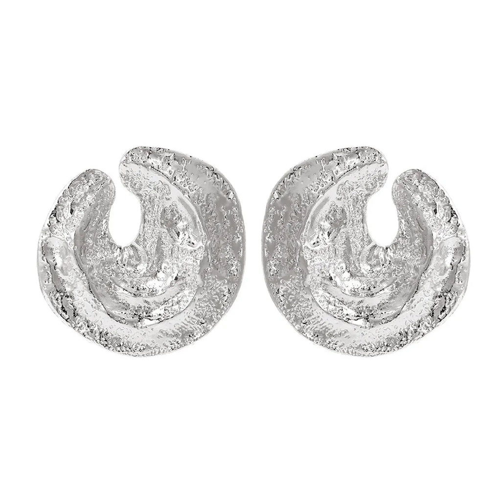 Exaggerated geometric women's earrings with pleated texture in gold colour