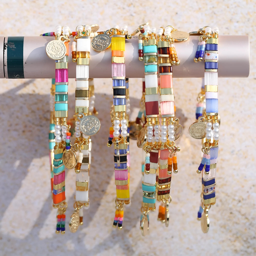Women's handcrafted bracelet with imitation pearl and glass coloured beads in European and American style