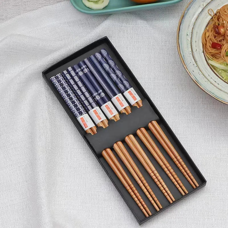 Five pairs of bamboo chopsticks with Japanese lucky cat and blue patterns in gift packaging