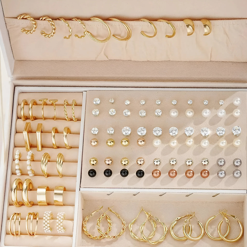 108 geometric alloy pearl earrings with round elements in gold and yellow electroplated finishes