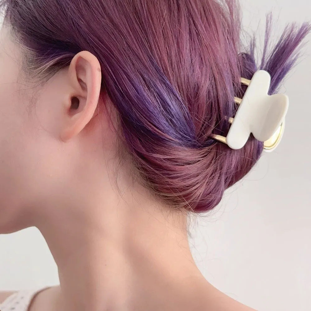 Retro acetate hair barrettes with metal alloy grip in creamy white colour