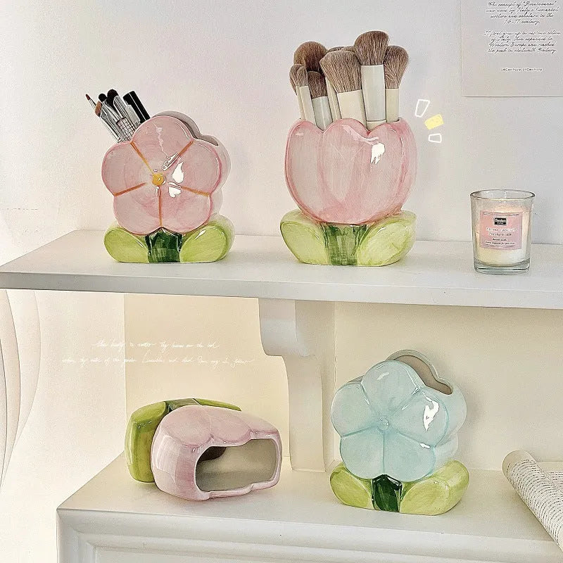 Ceramic flower pen holder storage box with floral pattern, dimensions 11.8x5.8x10cm