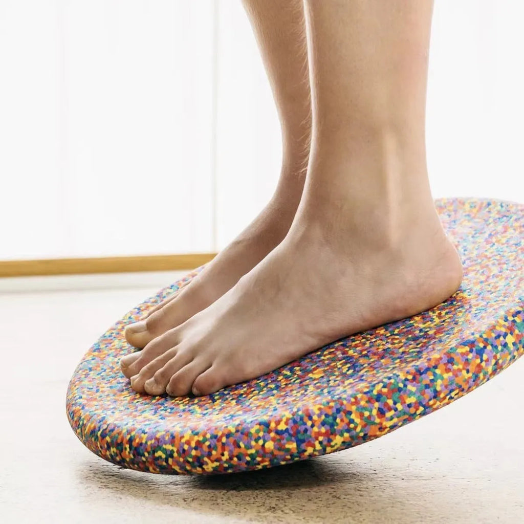 Plastic wood surf balance board for children aged 4-6 in mixed colour and black options
