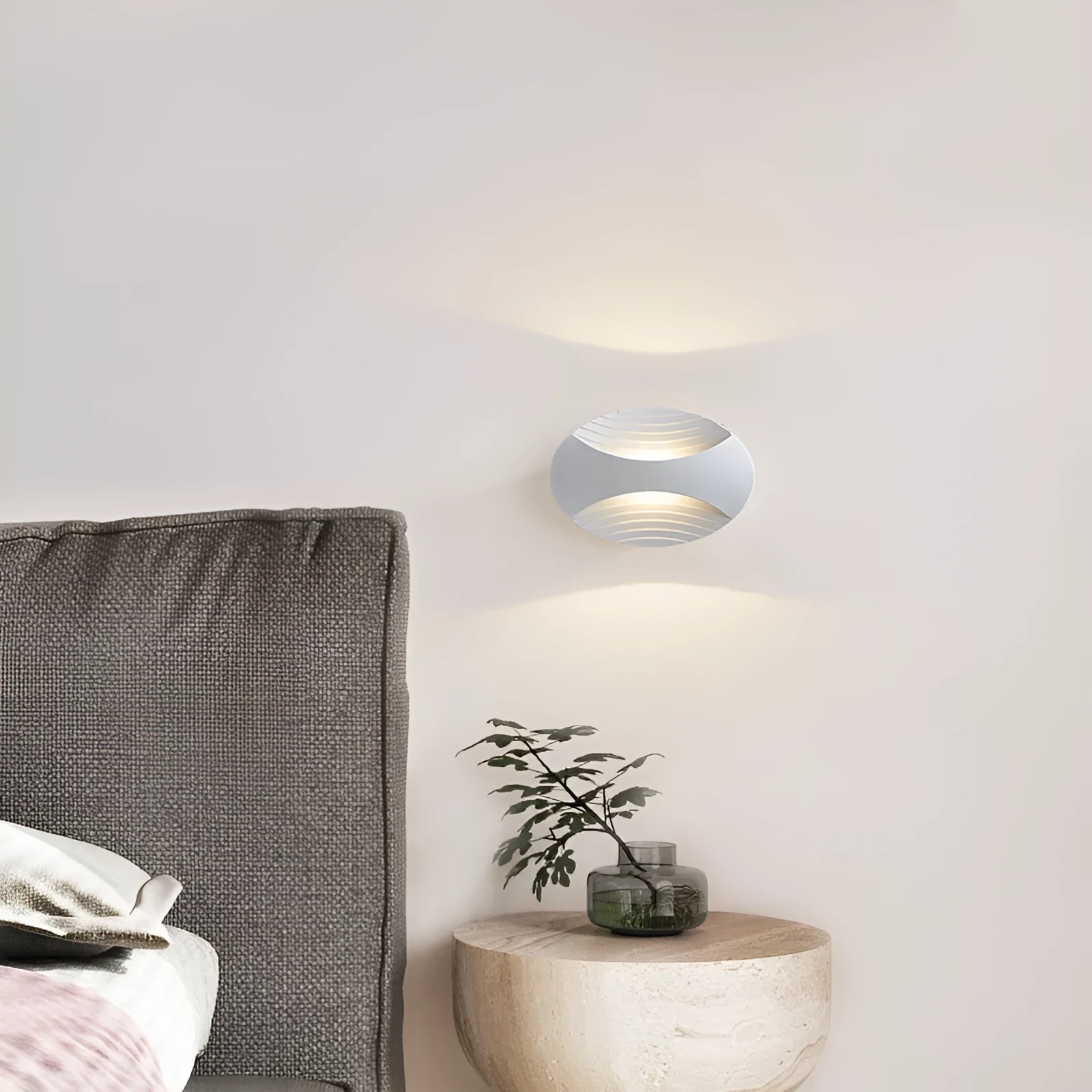 Modern minimalist aluminium wall lamp with IP65 waterproof rating in black gold finish
