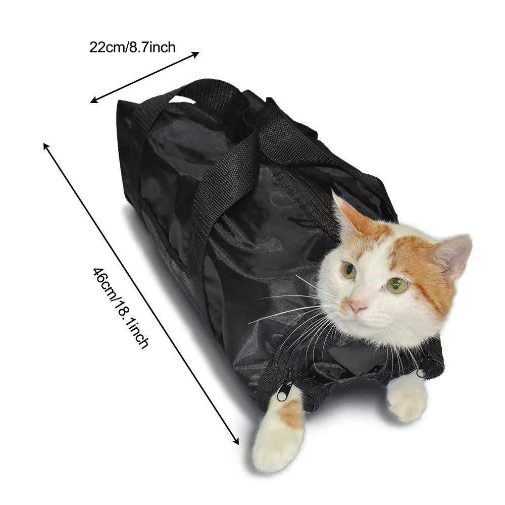 Black cat medicine feeding and anti-scratch toilet bath bag for feline care procedures