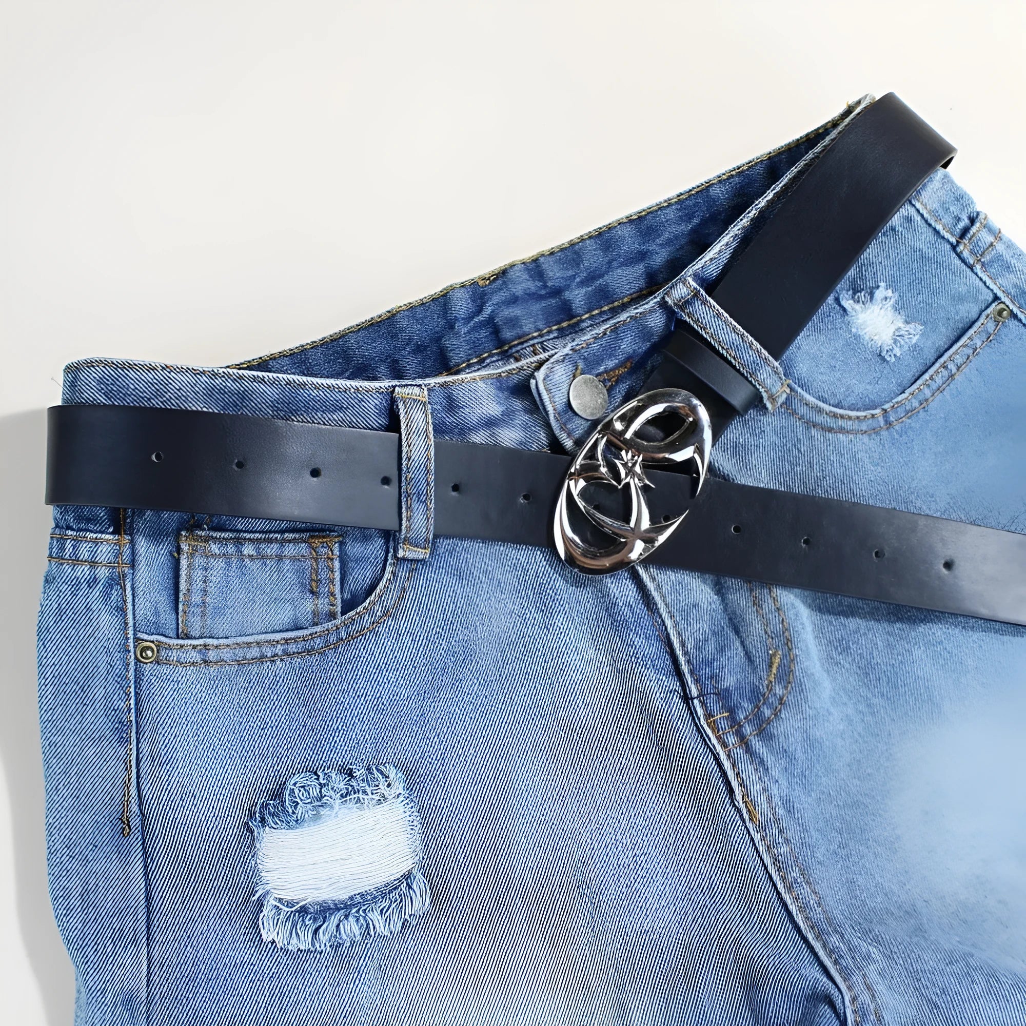 Men's casual silver buckle PU leather belt with snap button fastening.