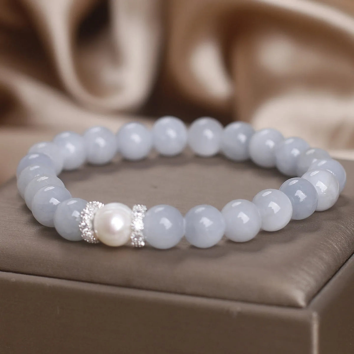 Natural aquamarine bracelet with white sweet clear gemstones and navy blue sapphire pearl accent, women's national style jewellery