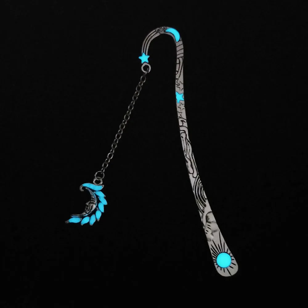 Retro five-pointed star metal bookmark with glowing elements in ancient silver finish