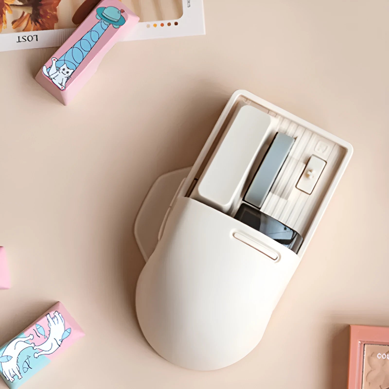 Tofu colour wireless computer mouse with ergonomic shape and multiple connection options