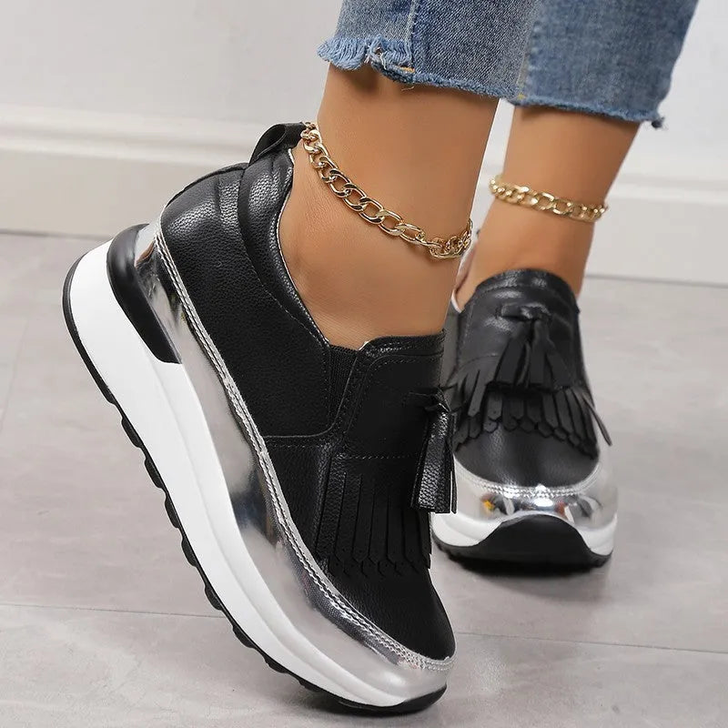 Women's black platform casual shoes with tassel decoration and wedge heel