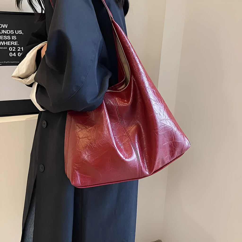 Soft leather shoulder bag with large capacity and sandwich pocket in street trend style