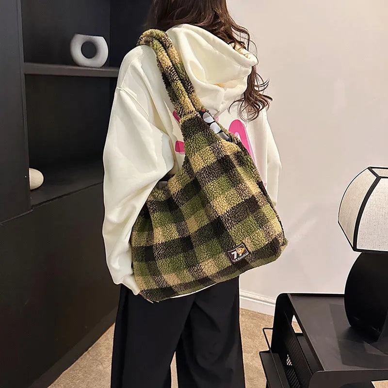 Women's plaid shoulder crossbody tote bag in soft plush material with 40x44x9cm dimensions