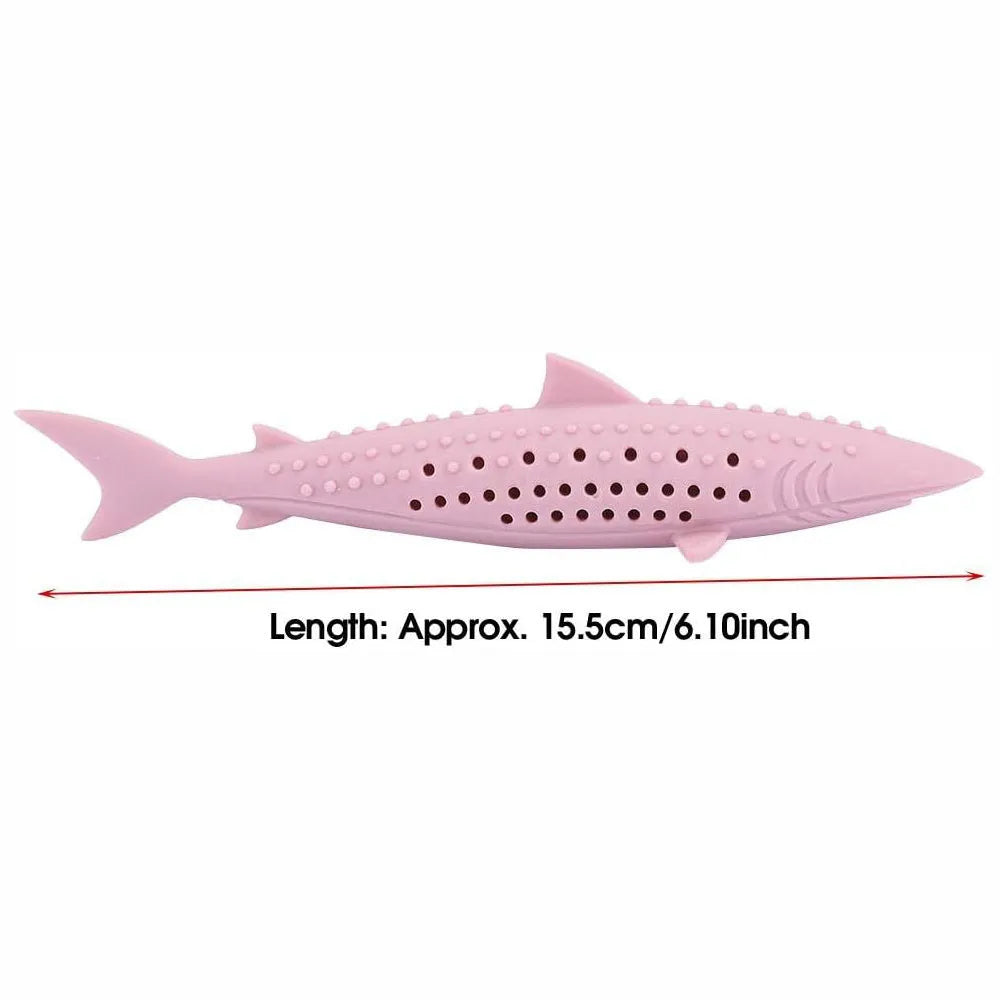 Green fish-shaped silicone chew toy for cats with breathable side holes for dental cleaning and pressure relief