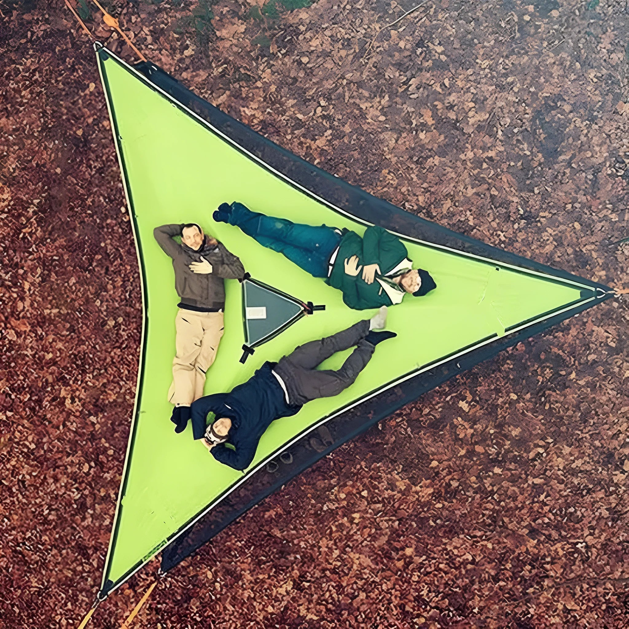 Aerial multi-person triangle hammock in green nylon 210T with 300KG capacity for outdoor camping