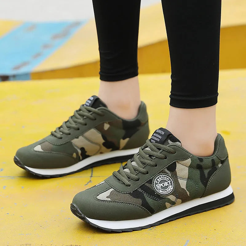 Men's and women's camouflage pattern sports running shoes with suede upper and mesh lining