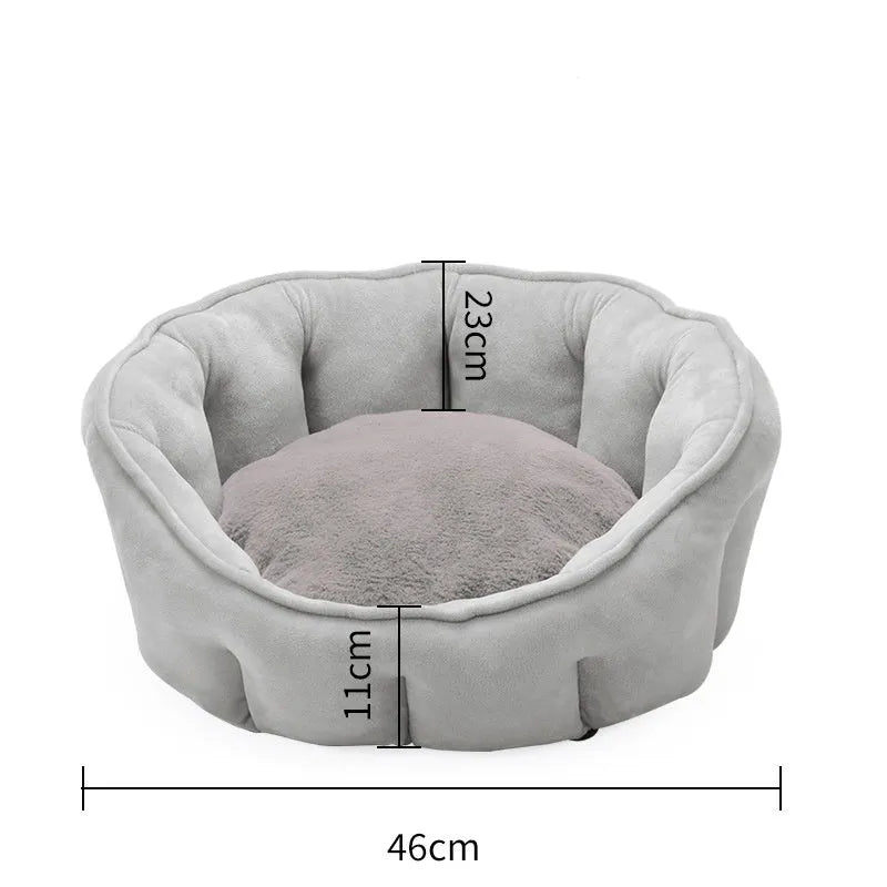 Grey plush cat kennel with an integrated hammock, showing soft interior and dimensions of 46cm wide.