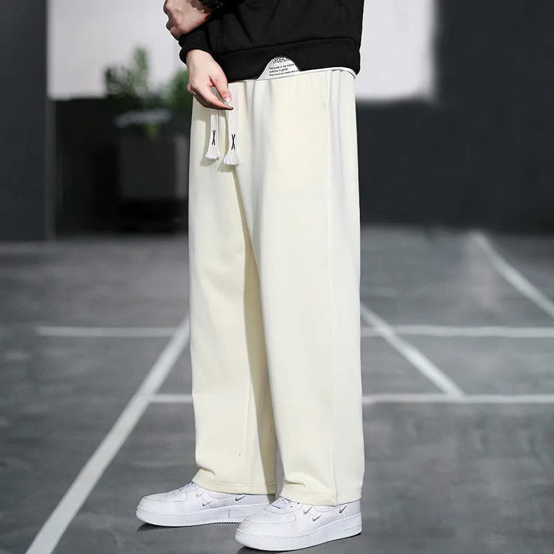 Men's casual sports trousers in high-waist design with multiple pockets in bamboo fibre blend fabric