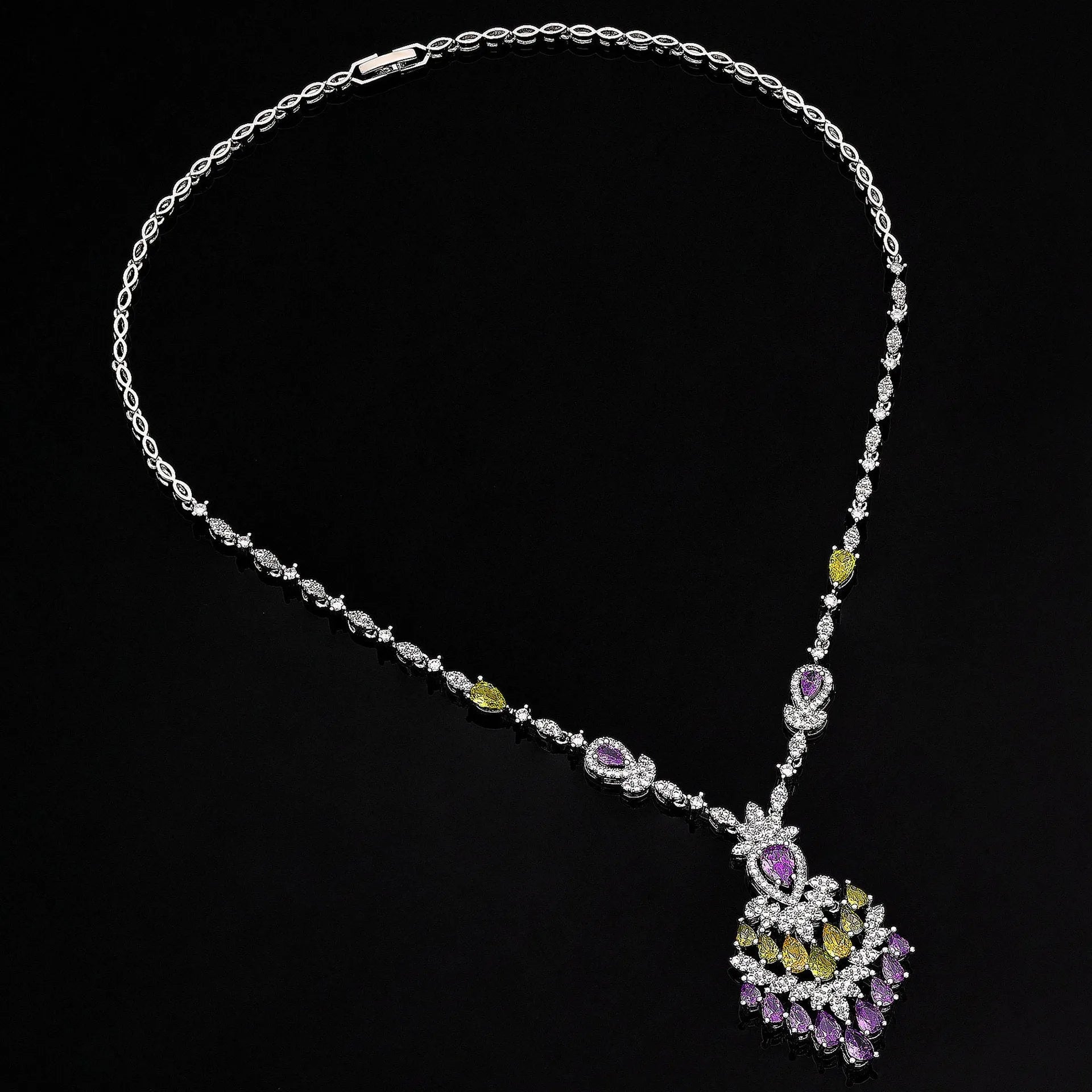 White colour zirconium jewellery 4-piece set with plants and flowers pattern, including necklace earrings ring and bracelet