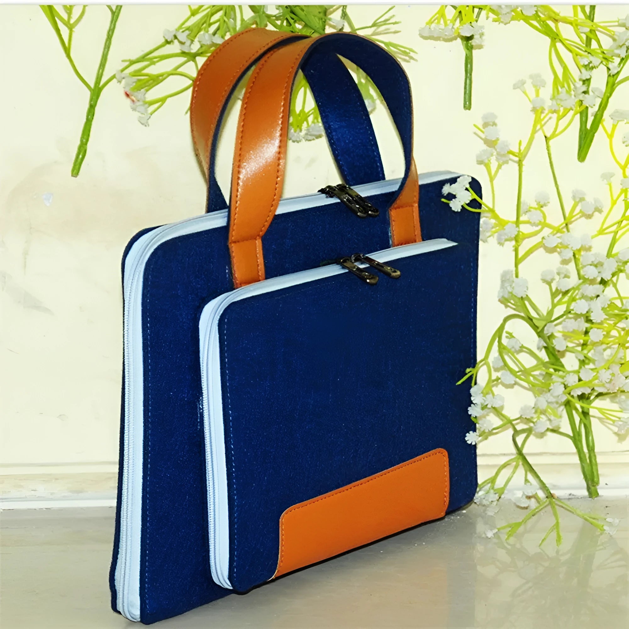 Felt laptop bag for 14-inch laptop, handheld, multicolor with zip closure