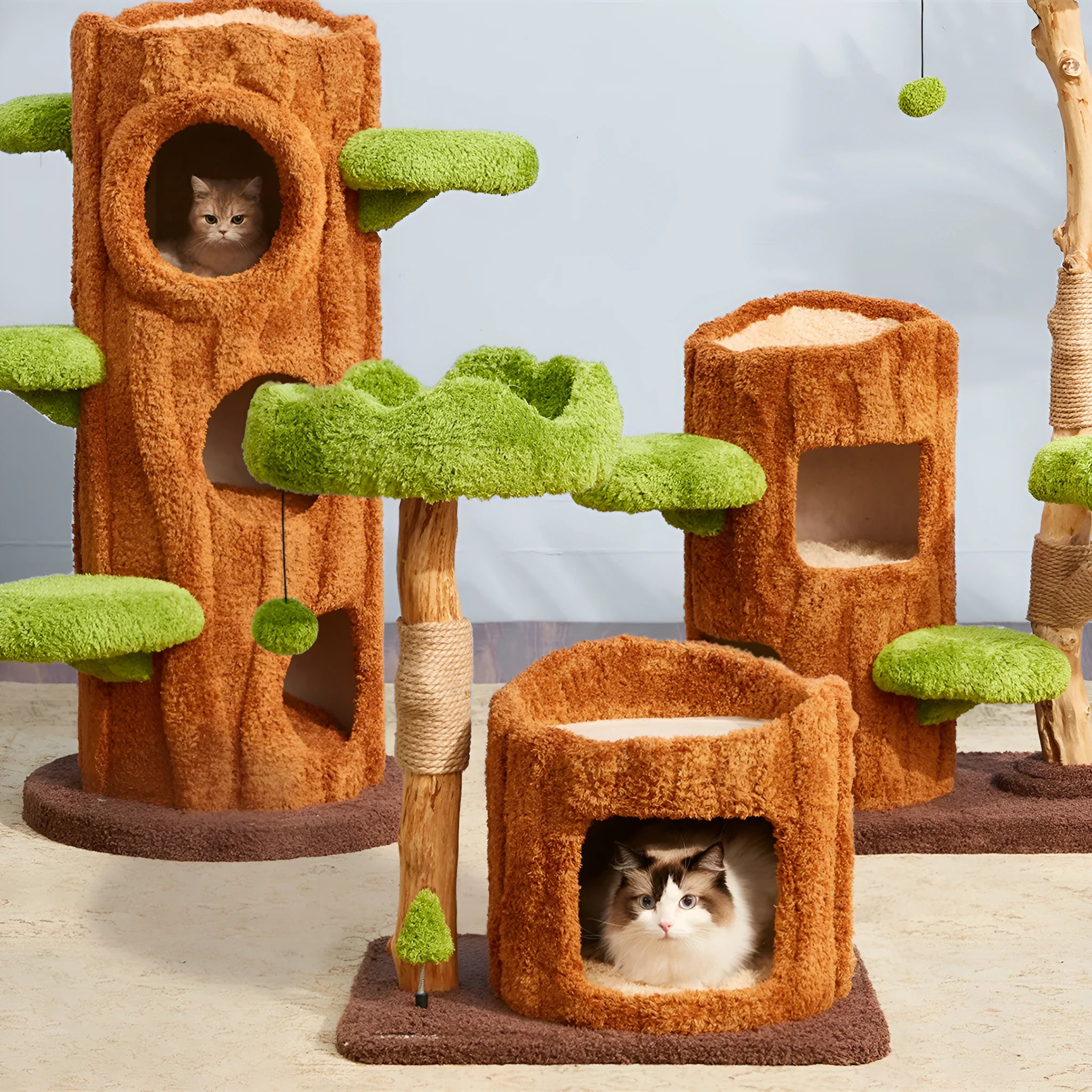 Solid wood cat climbing frame with sisal scratching posts and integrated tree house in cute style for indoor cats