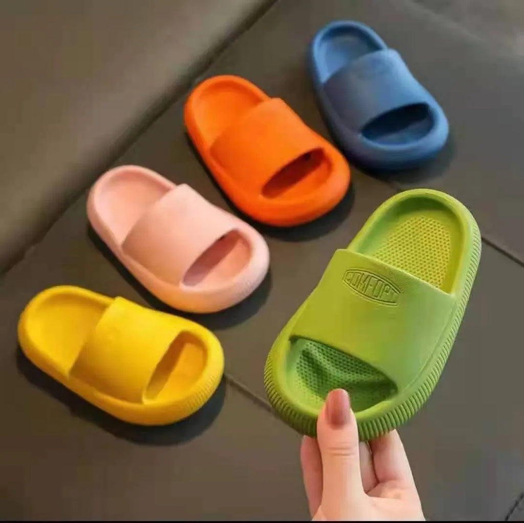 Mixed colour children's EVA slippers with non-slip sole, sizes 22-35, for home use.