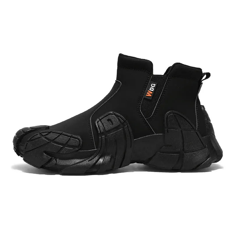 Men's breathable mesh casual sports shoes in black with lace-up closure and round toe design
