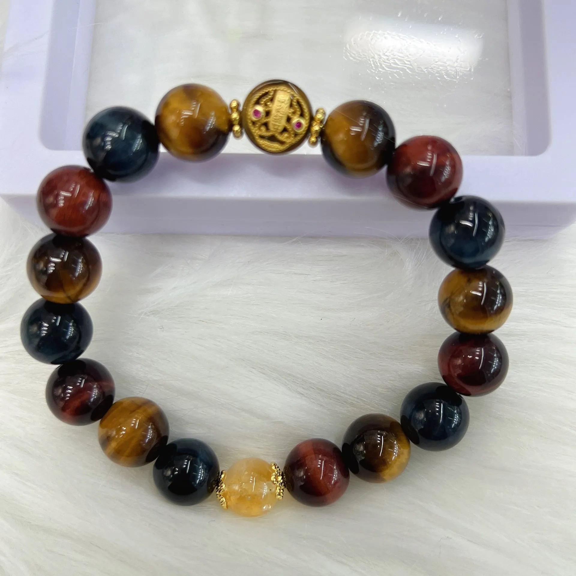 Natural colour tiger eye bracelet with round beads on 18cm chain, Maillard style knotting