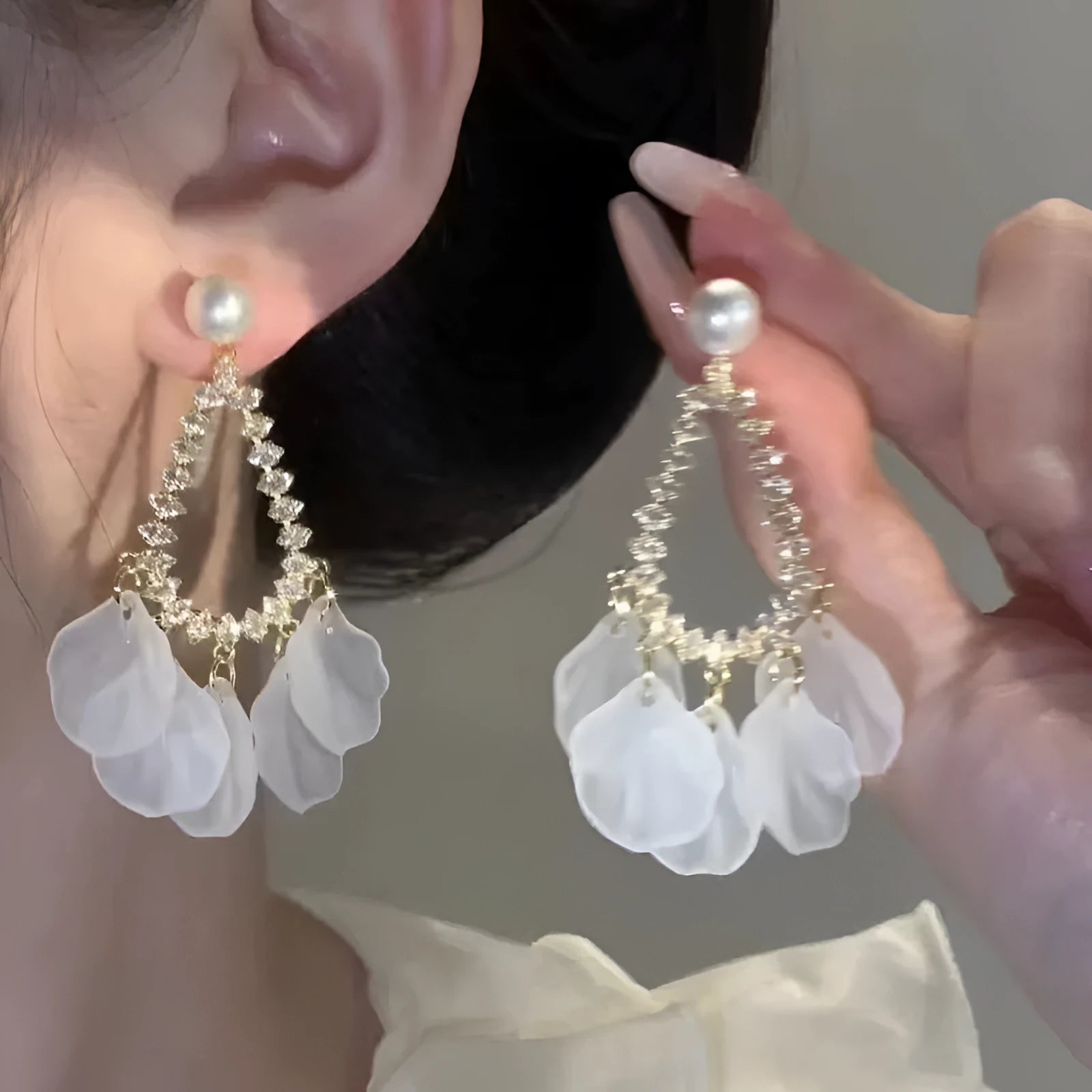Light luxury tassel long earrings for women, geometric design, alloy with electroplated finish.