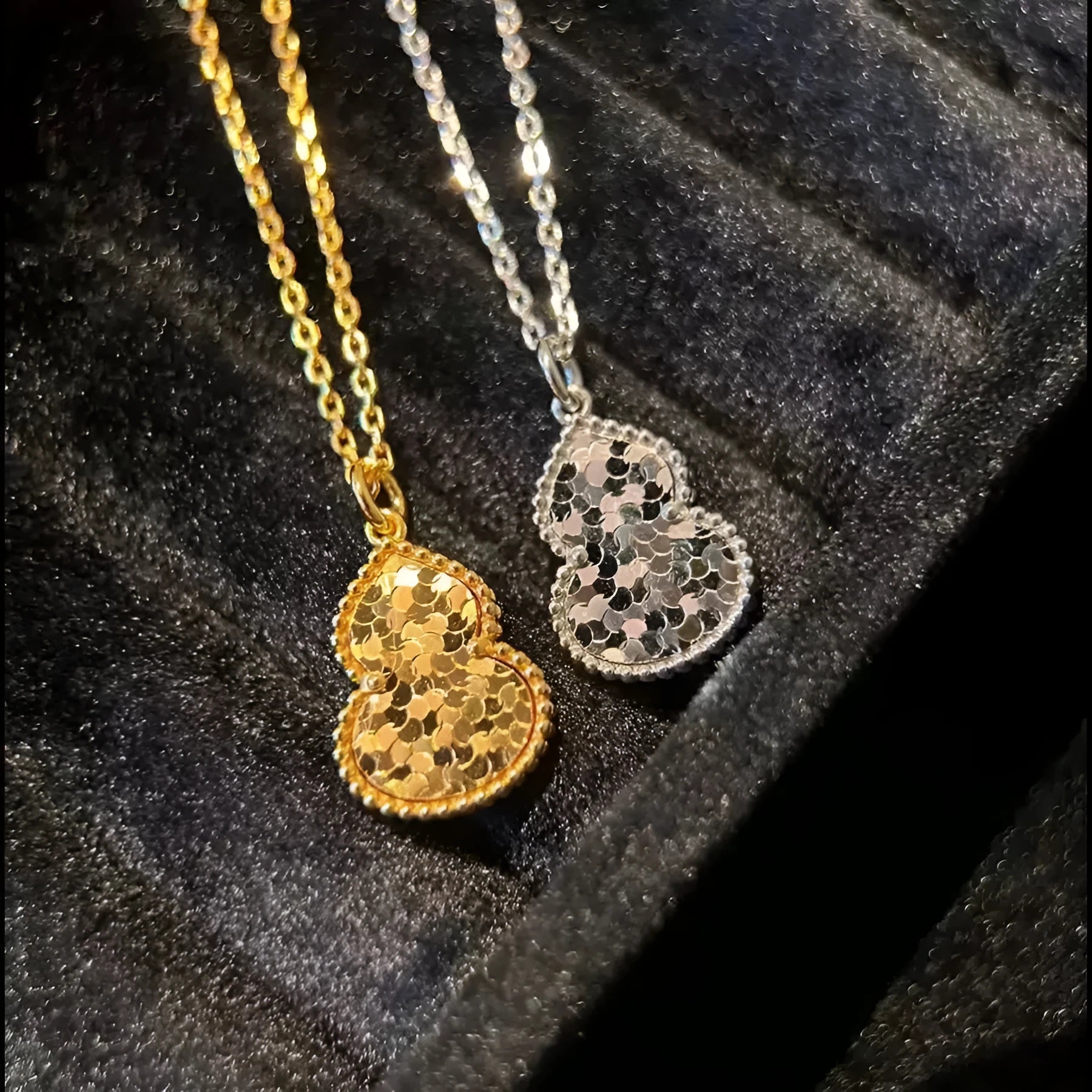 Gourd double-sided clavicle chain necklace for women, gold plated copper pendant, gold colour option on display