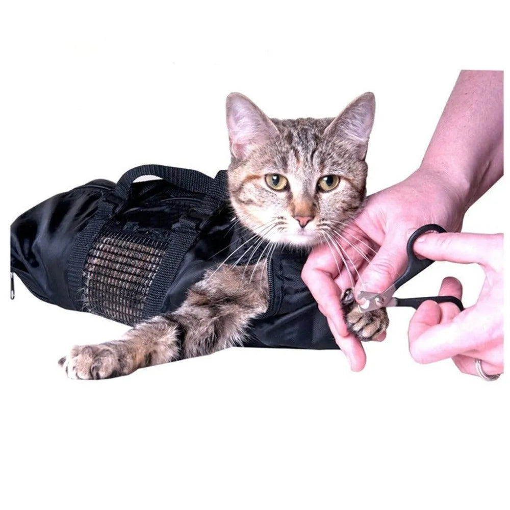 Black cat medicine feeding and anti-scratch toilet bath bag for feline care procedures