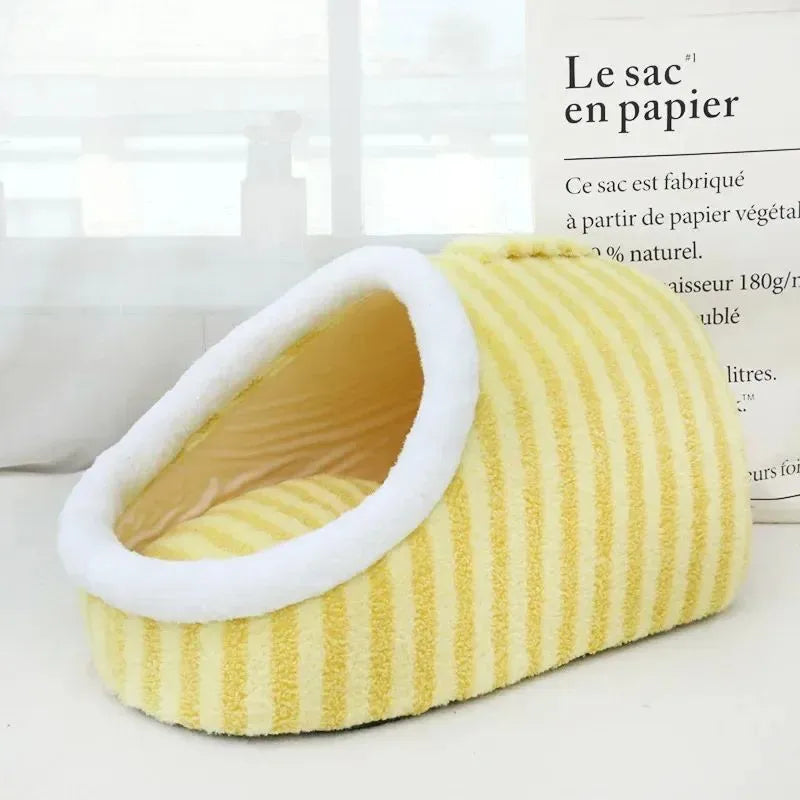 Thickened 3D dog bed with removable sponge in striped pattern