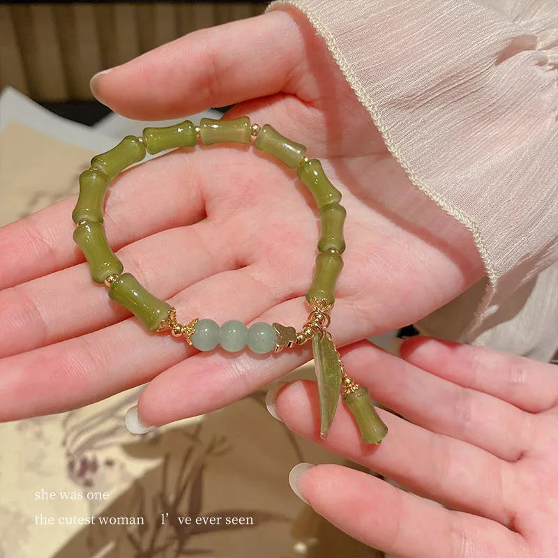 Chinese style bamboo leaf glass bead bracelet for women with handmade details