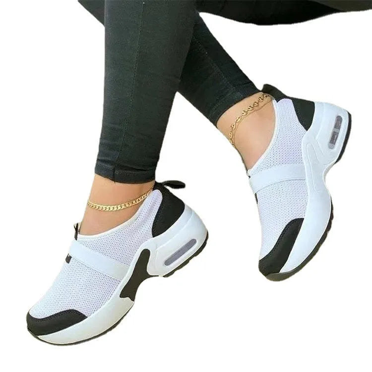 Women's lightweight flat sneakers in mesh with rubber soles, shown in multiple colours.