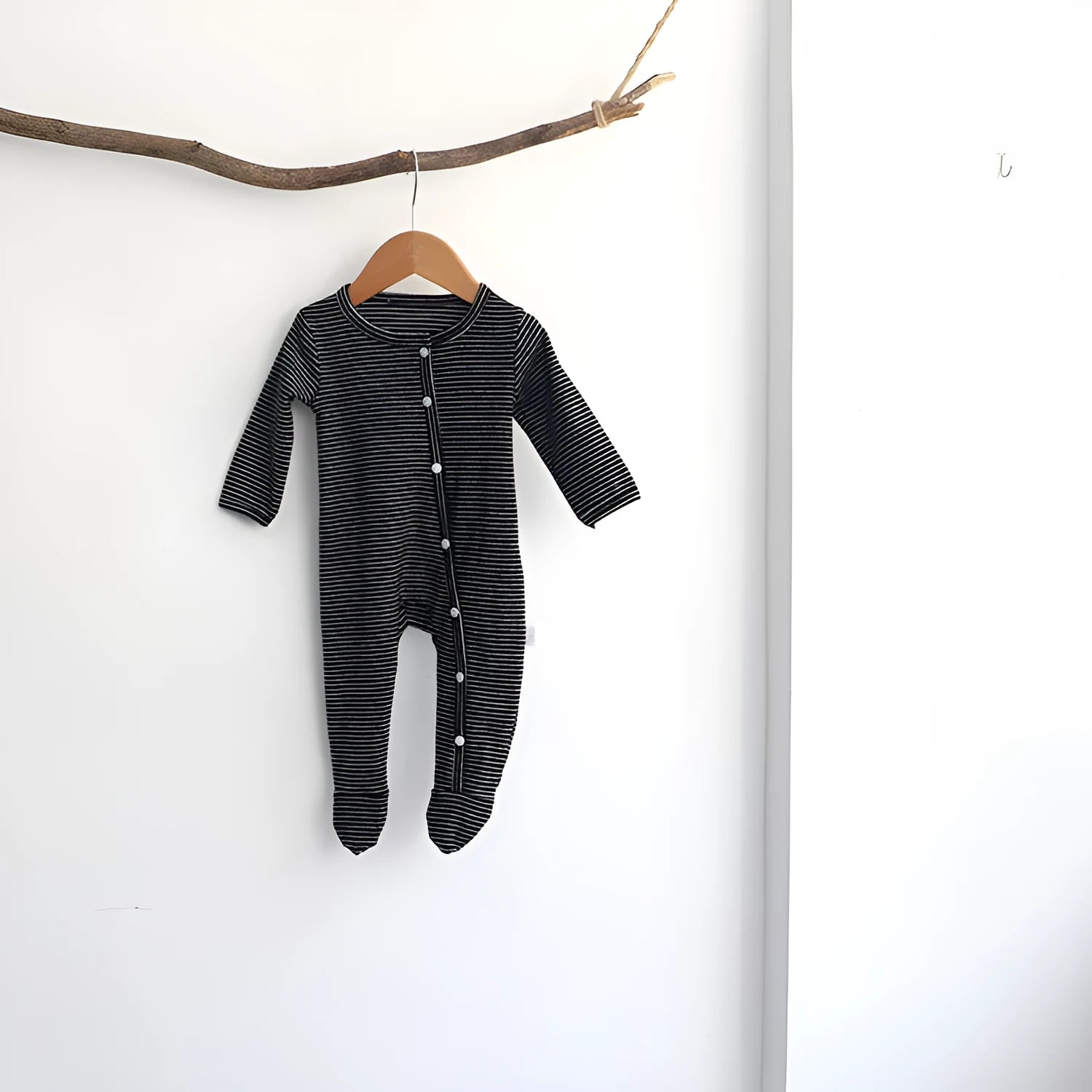 Single-breasted striped socks climbing suit for baby, cotton, beige colour, sizes 66-90cm, real shot on model