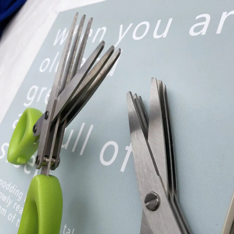 Green stainless steel multi-layer kitchen scissors for cutting onions, herbs and nori