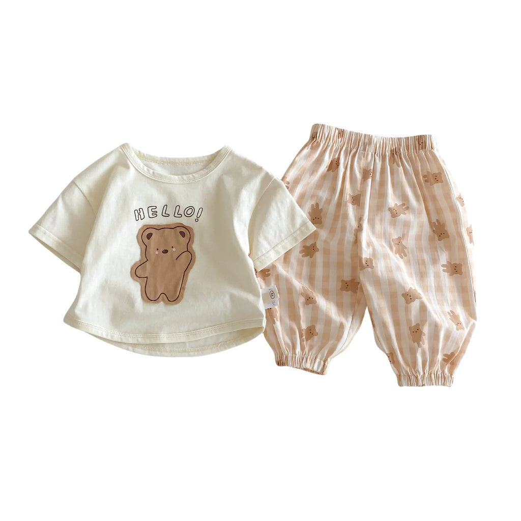 Children's bear patch cartoon T-shirt and shorts two-piece set in khaki colour, cotton-polyester blend, short sleeves and shorts