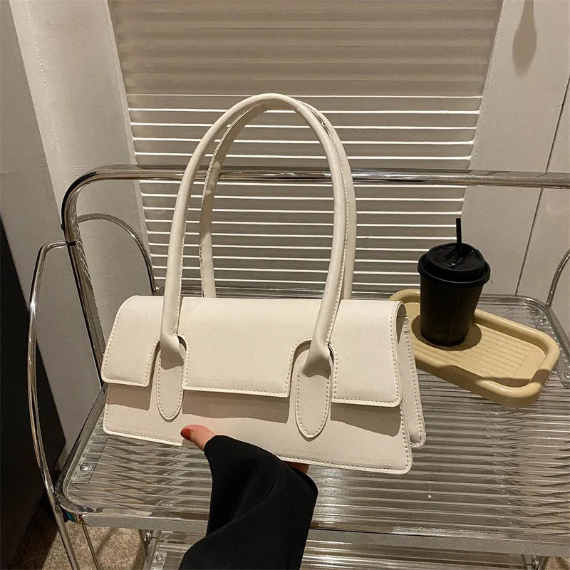 Women's retro-style square shoulder bag in PU leather with single strap and document pocket