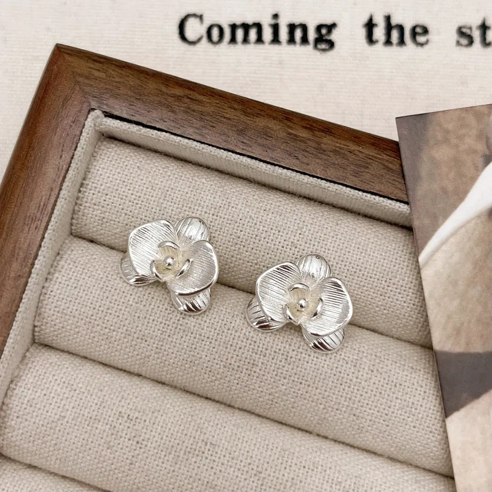 Copper retro flower earrings for women in gold or silver electroplated colour with petal design
