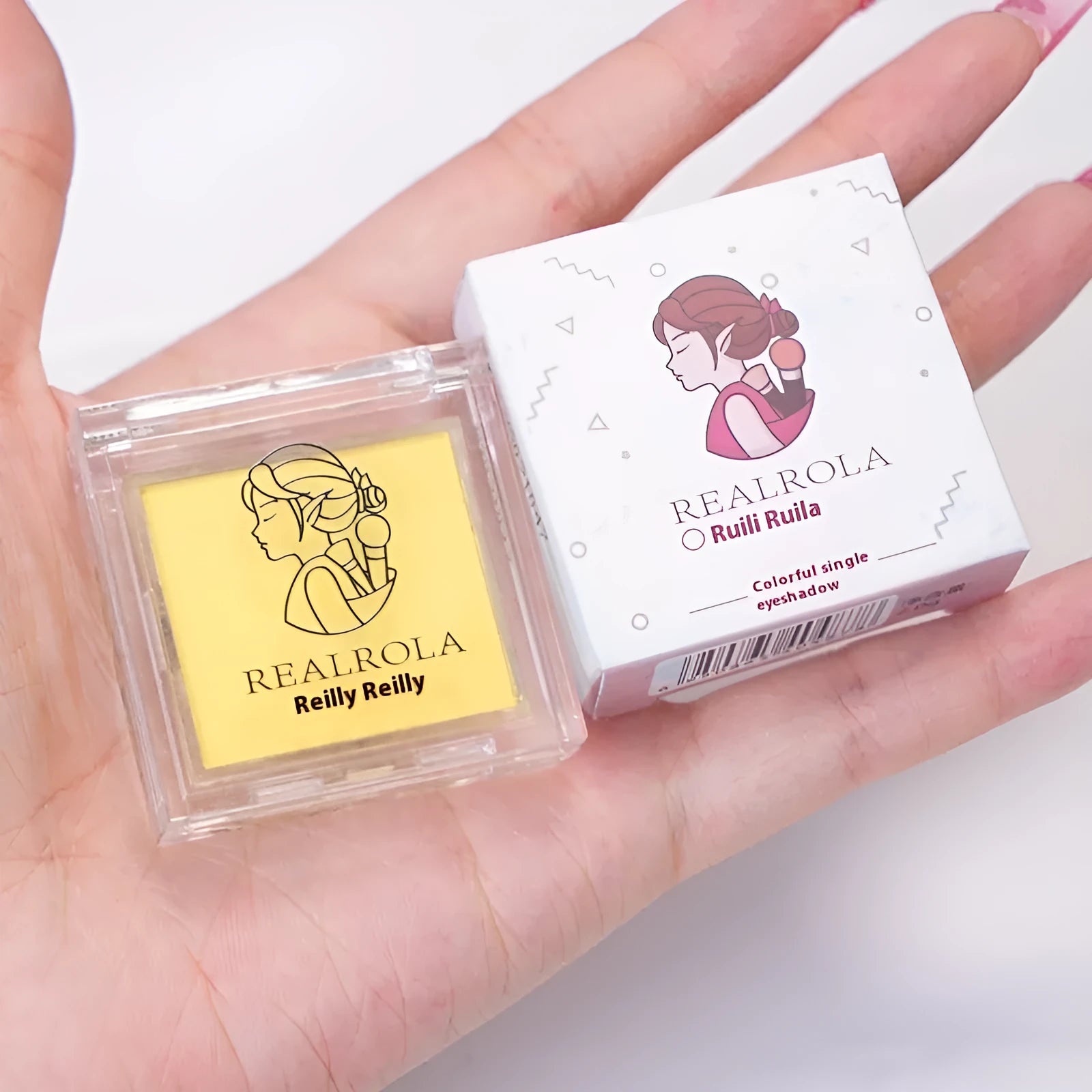 Single pan of bright yellow matte monochrome eyeshadow with 2g net content