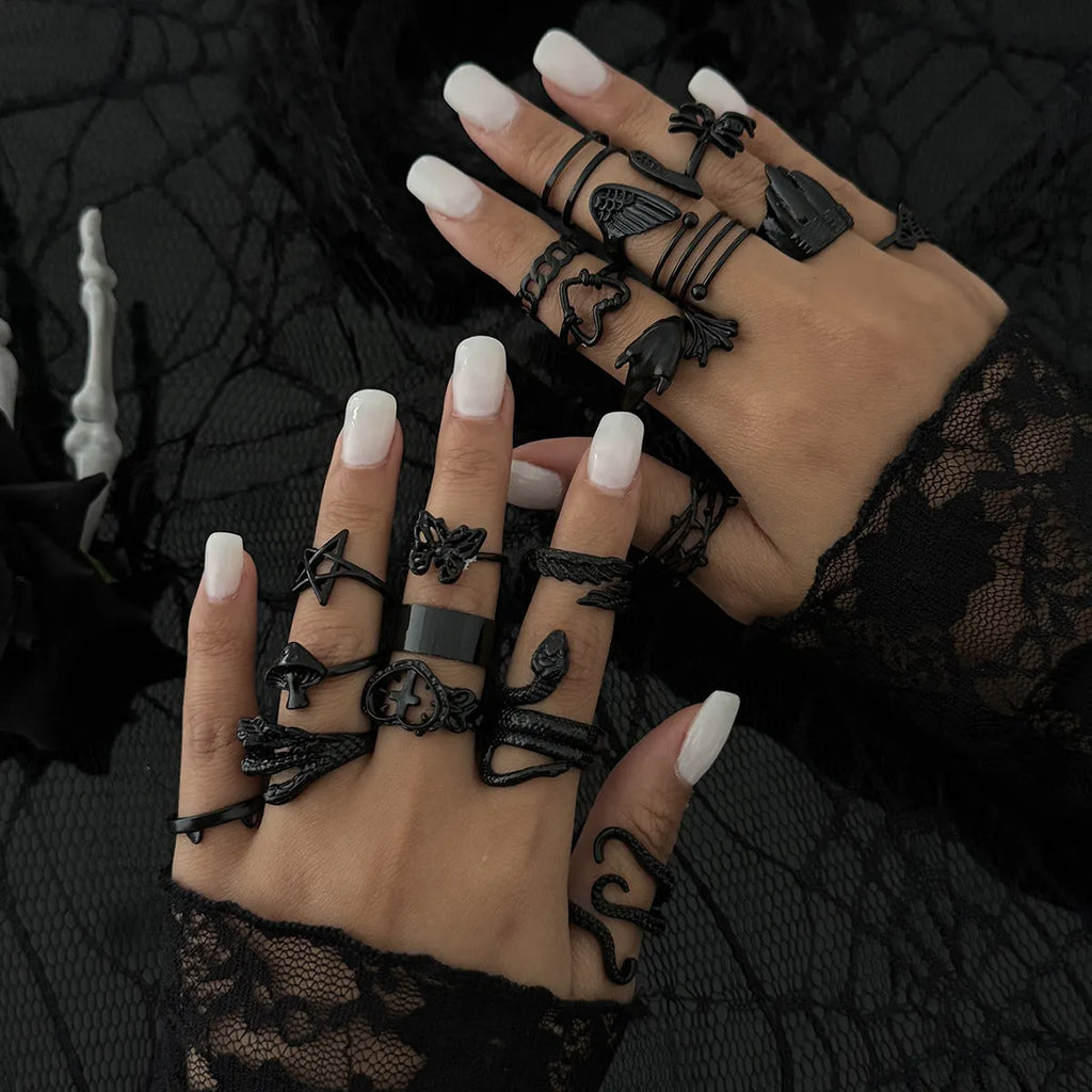 Alloy ghost snake shaped carved ring set in ancient silver geometric asymmetric design