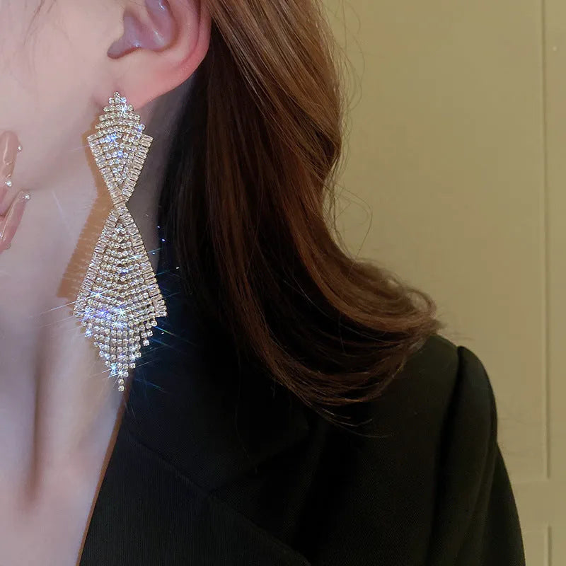 Rhinestone Inlaid Claw Chain Tassel Long Earrings for Women Copper Geometric Diamond Silver Needle Blue Gold Silver Option Shape Ins Style Drop Earrings
