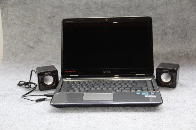 Black square USB-powered 2.0 computer speaker for 700B model desktop peripheral