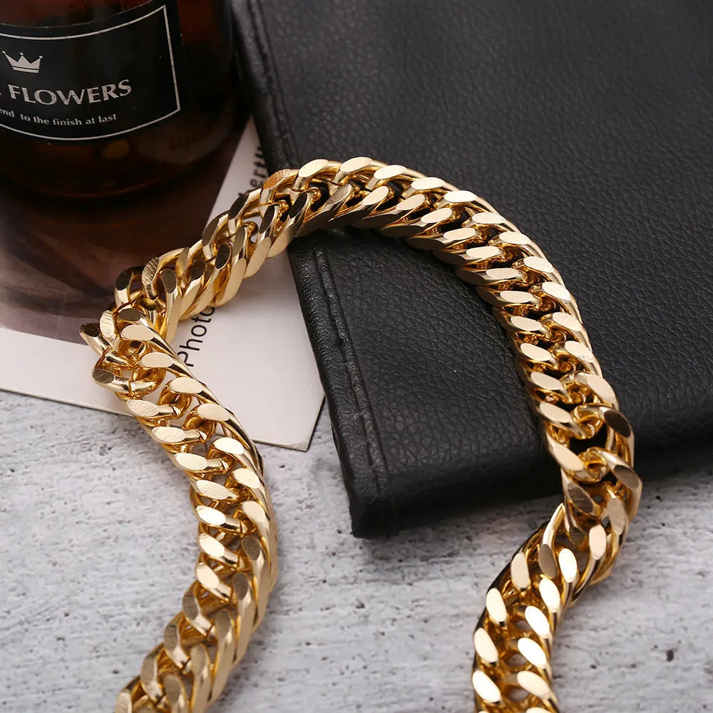 Gold-coloured women's thick chain alloy necklace with a pendant, showing its 32cm length.