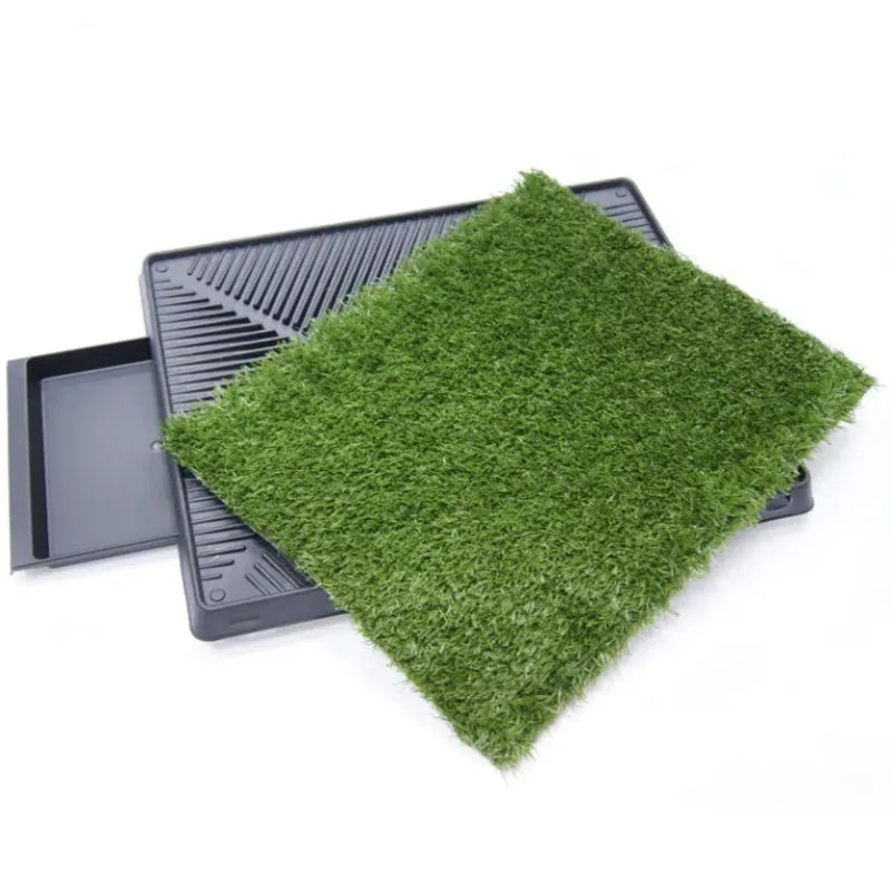 Flushing pet lawn toilet for dogs and cats with artificial turf and tray, 64x51x6.4cm, PE and PP construction