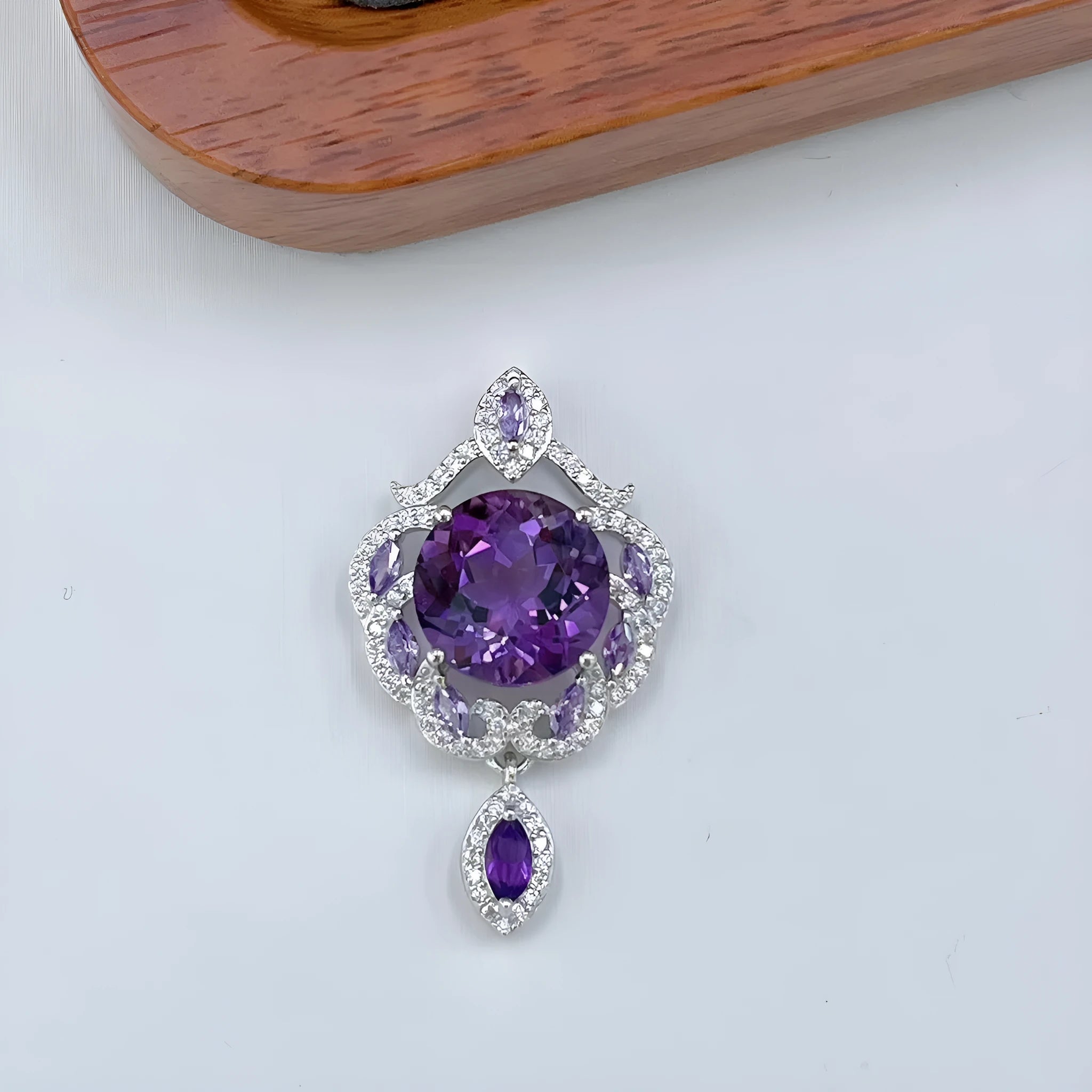 U-shaped S925 silver pendant with amethyst stone and platinum plating showing meteor shower design pattern