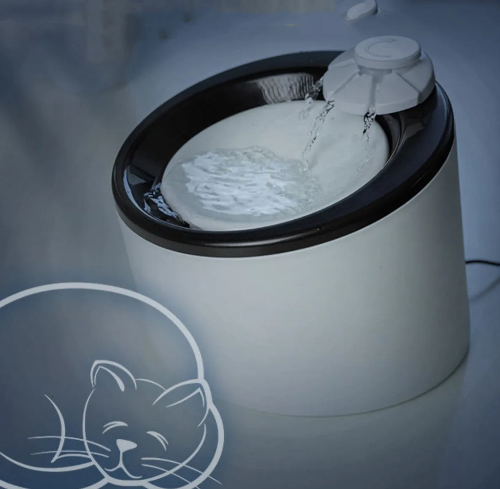 White plastic automatic drinking machine for cats and dogs with USB power cable