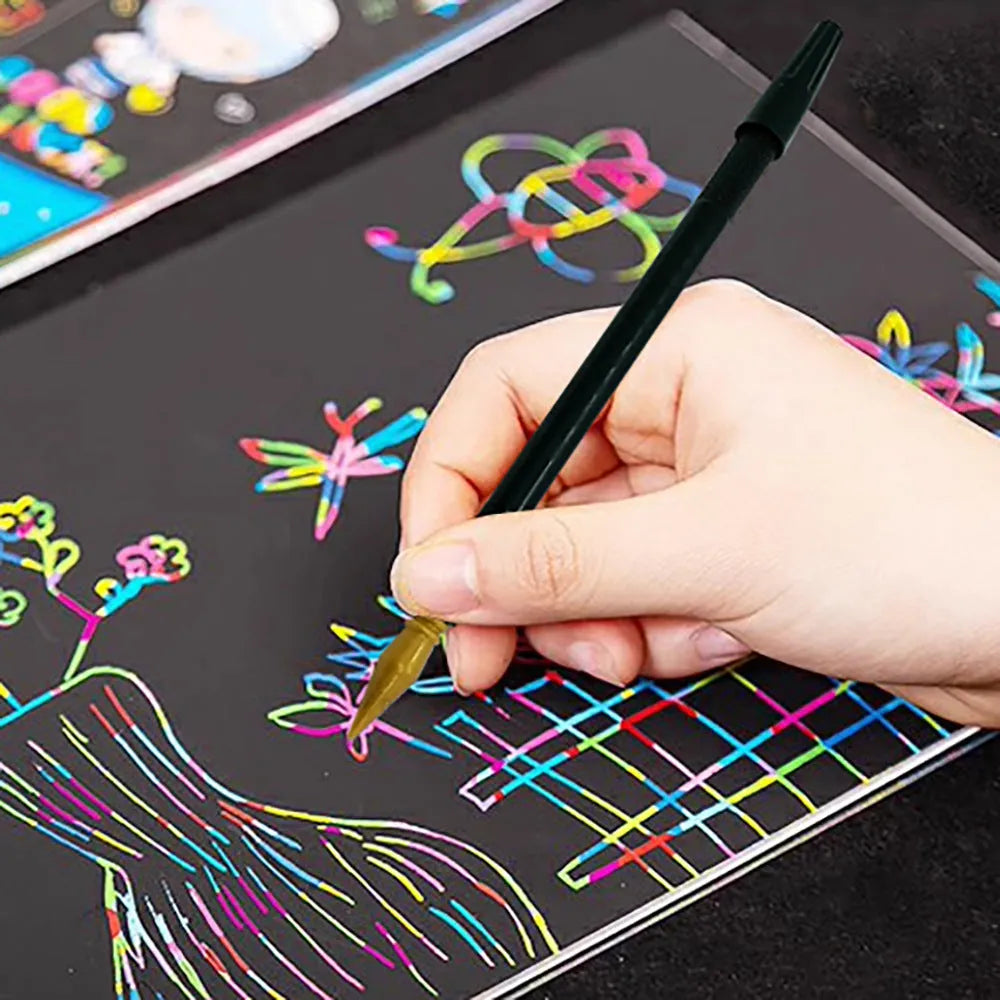 A single PS plastic scratch pen tool for children's scratch art drawing activities.
