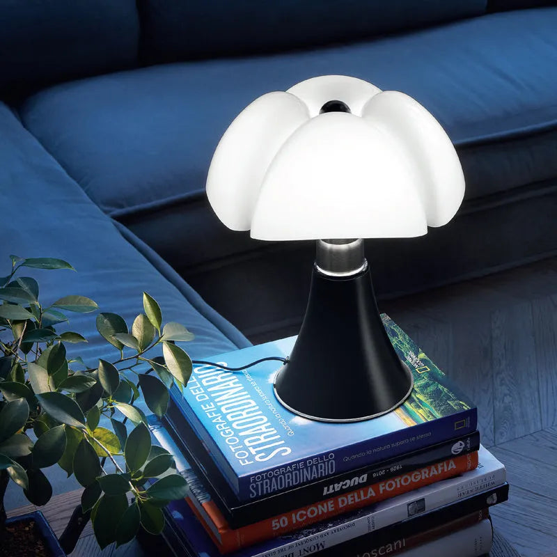 Italian retro flower table lamp with push-button switch in multiple colour options
