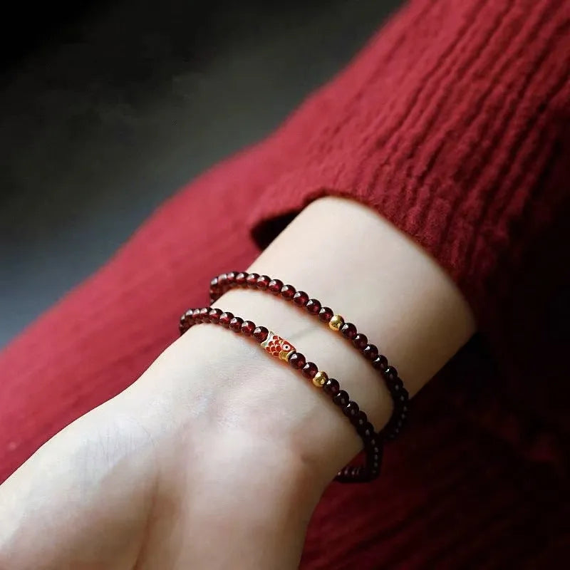 Retro wine red glass bead bracelet for women with manual processing and new Chinese style
